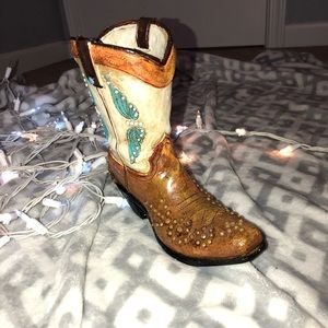 Rustic boot decor